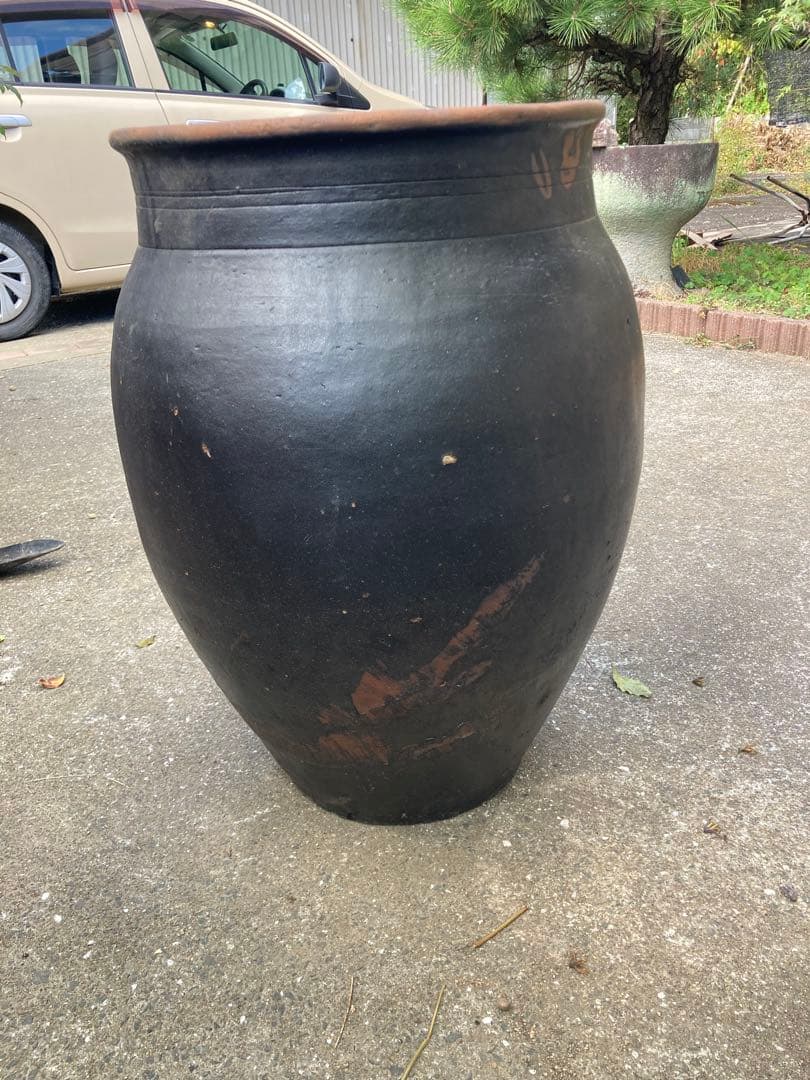 【古美術】大型 黒釉 陶器 甕 / 壺 時代物 庭園・和風インテリアに。58㎝