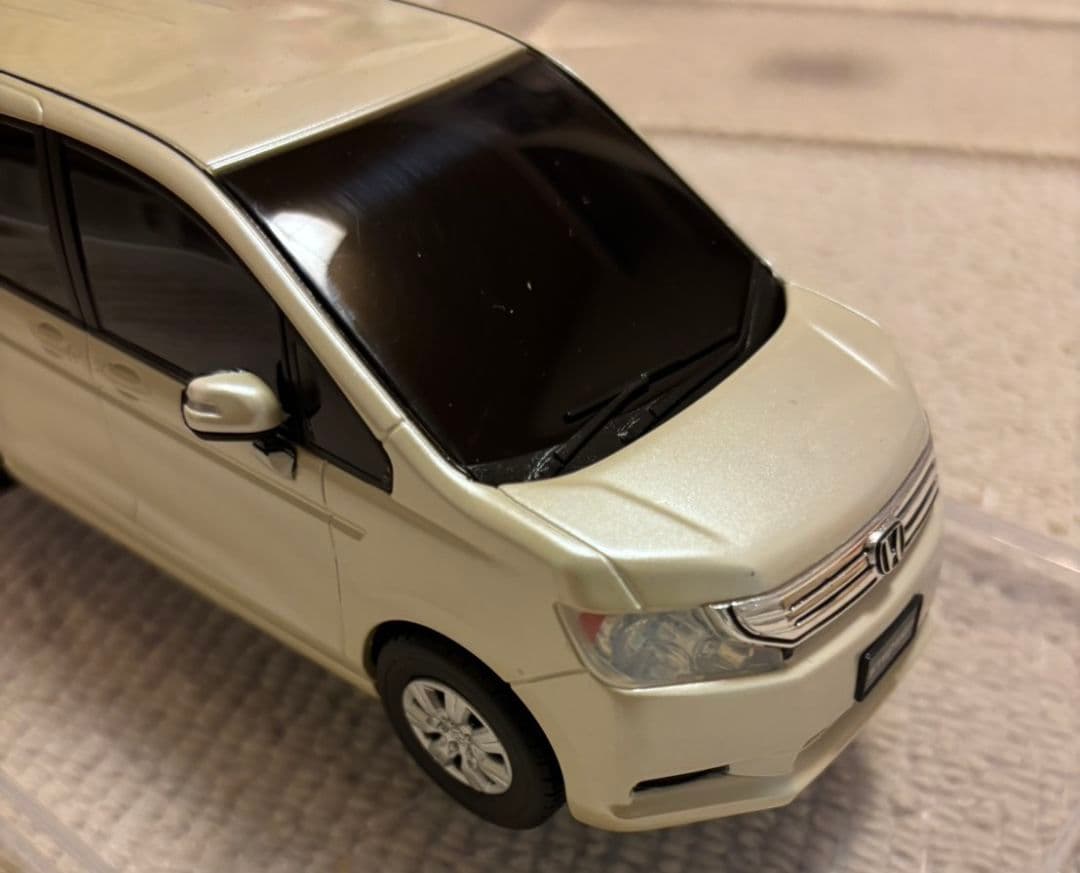 ホンダカラーサンプル ステップワゴンRK プレミアムヒダマリアイボリーパール