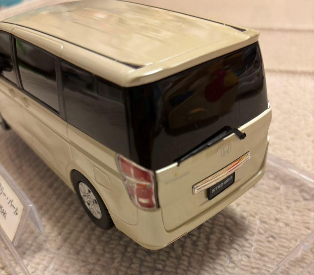ホンダカラーサンプル ステップワゴンRK プレミアムヒダマリアイボリーパール