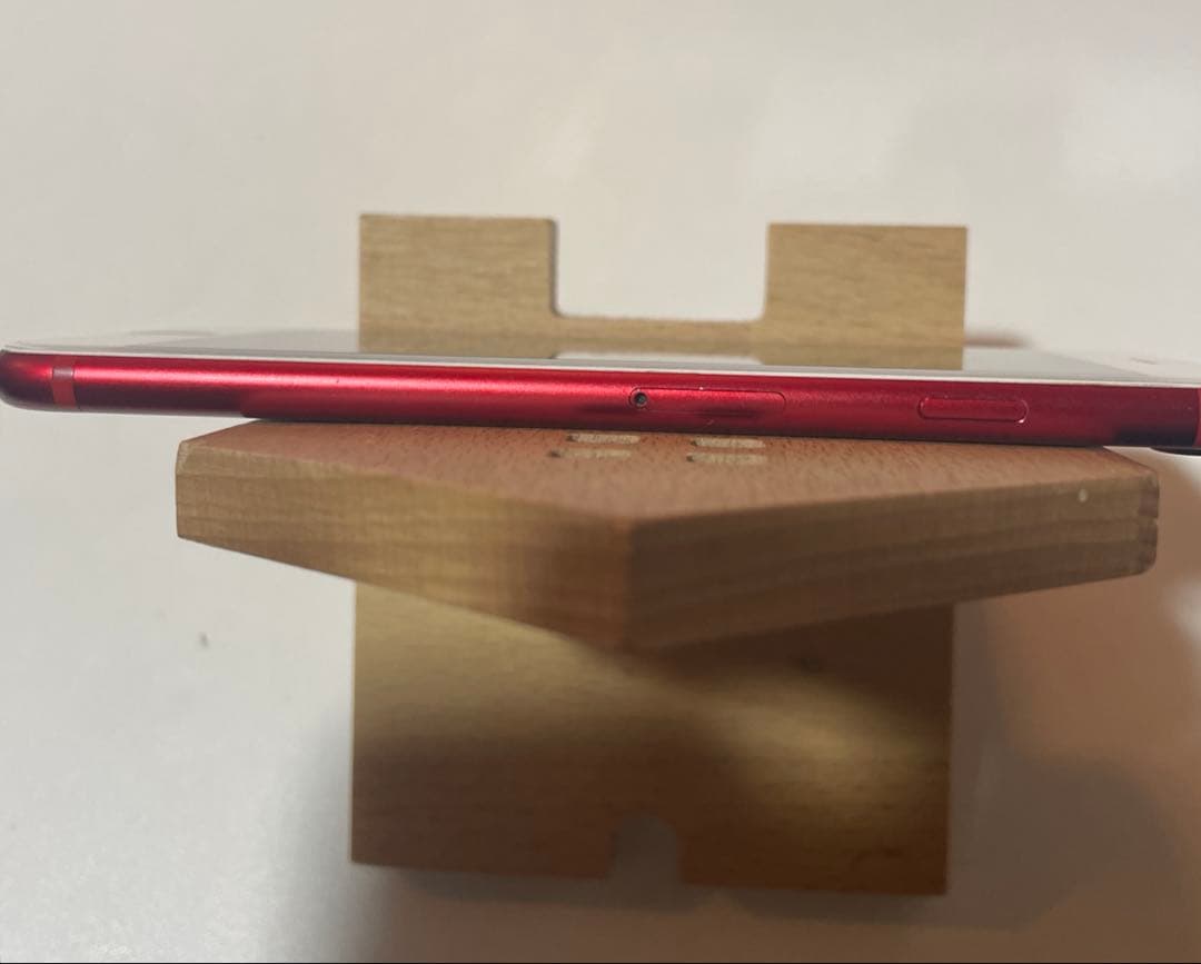 iPhone7 本体　128GB RED