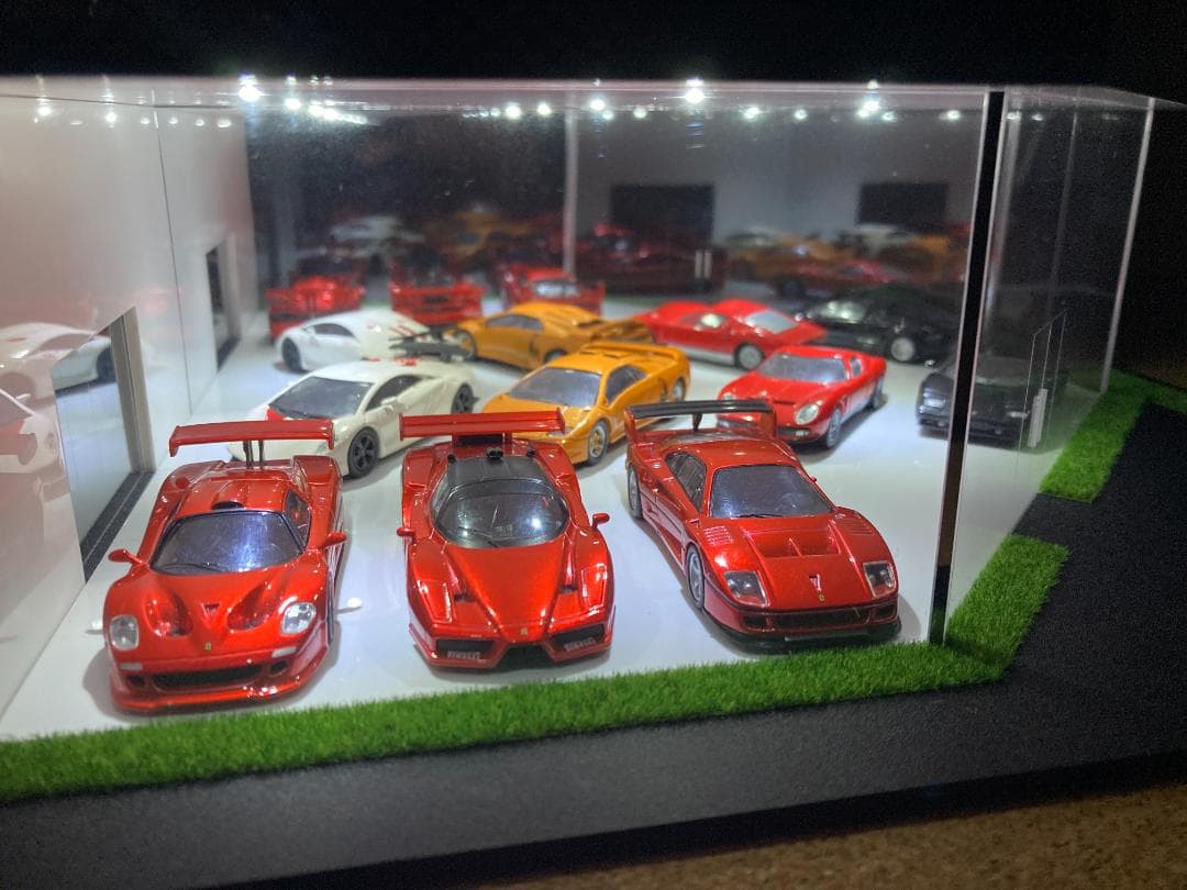 ミニカー専用ジオラマ：1/64 カーディーラーⅥ（光沢カーボン）NEWモデル！