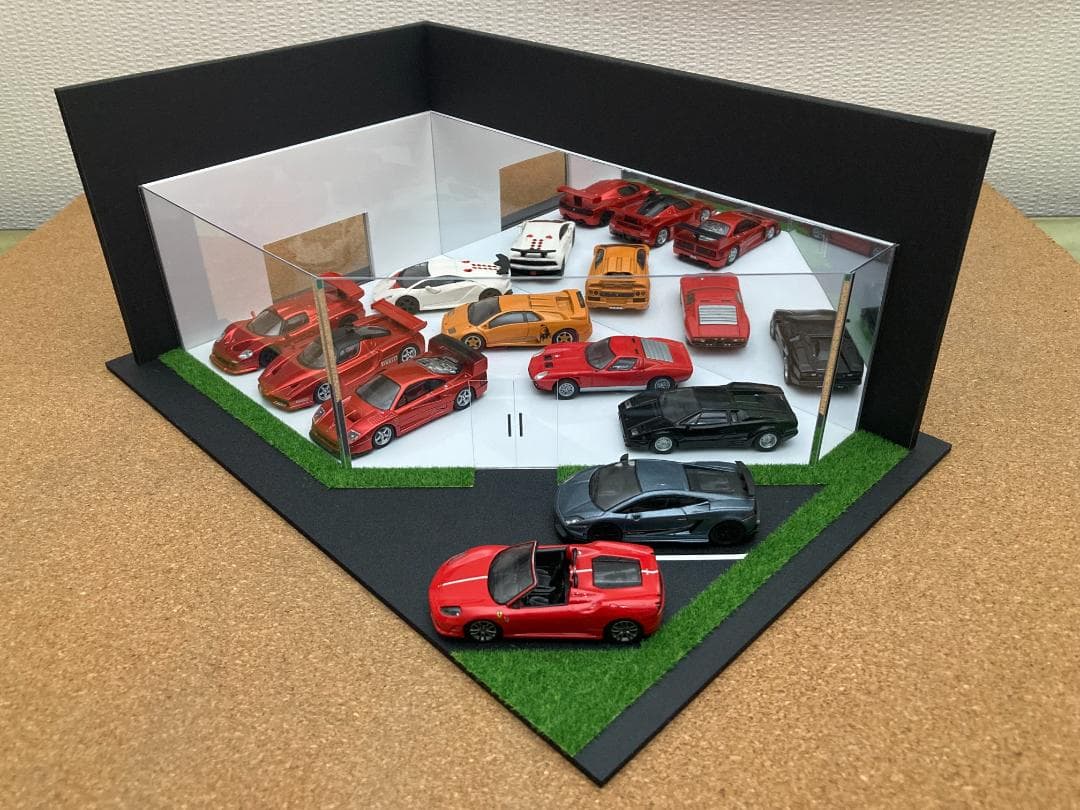 ミニカー専用ジオラマ：1/64 カーディーラーⅥ（光沢カーボン）NEWモデル！