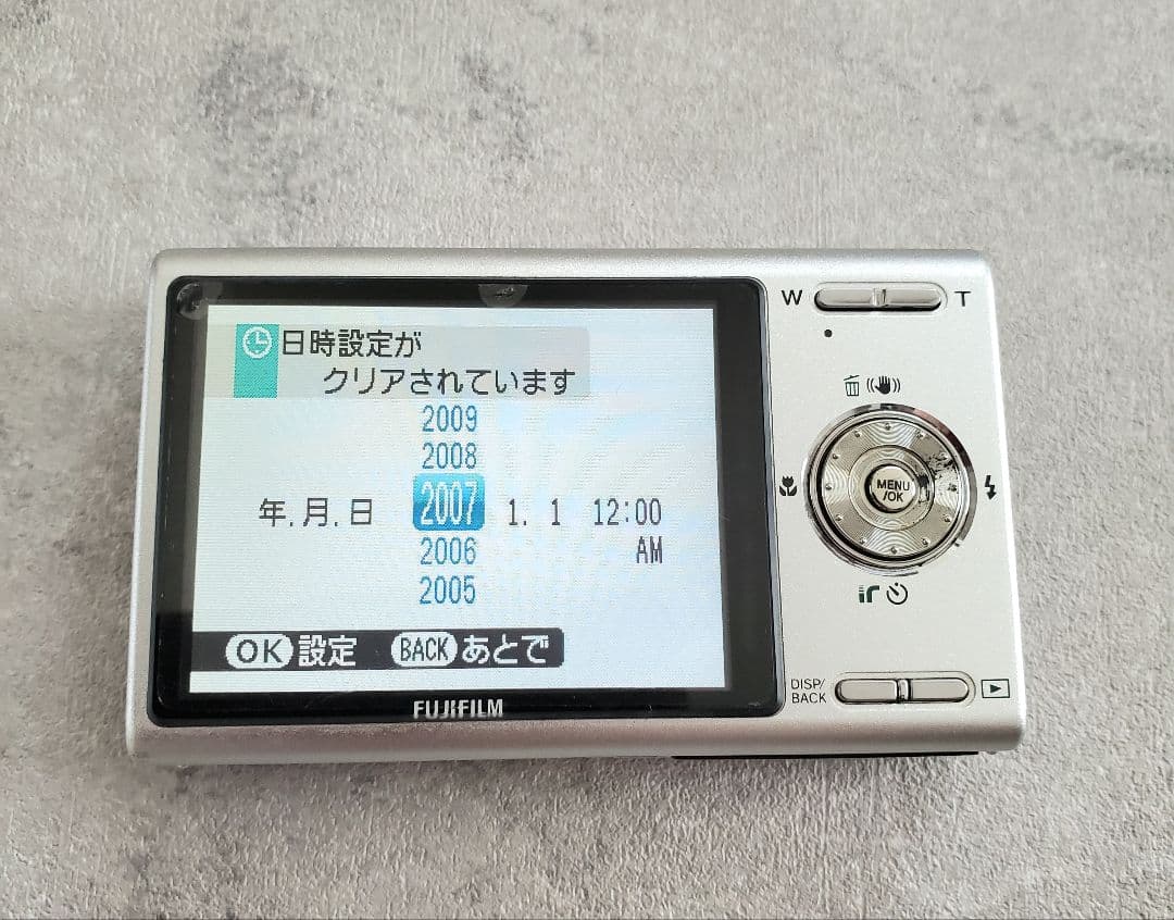 富士フィルム　FINEPIX Z 　ブラウン