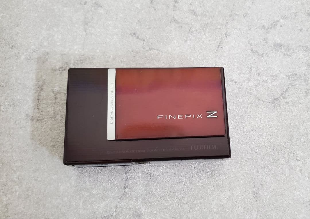 富士フィルム　FINEPIX Z 　ブラウン