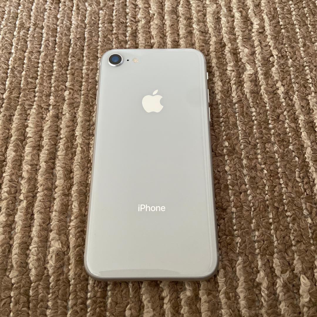 Apple iPhone 8 シルバー（ホワイト） 本体