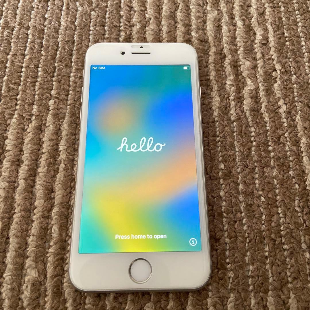 Apple iPhone 8 シルバー（ホワイト） 本体
