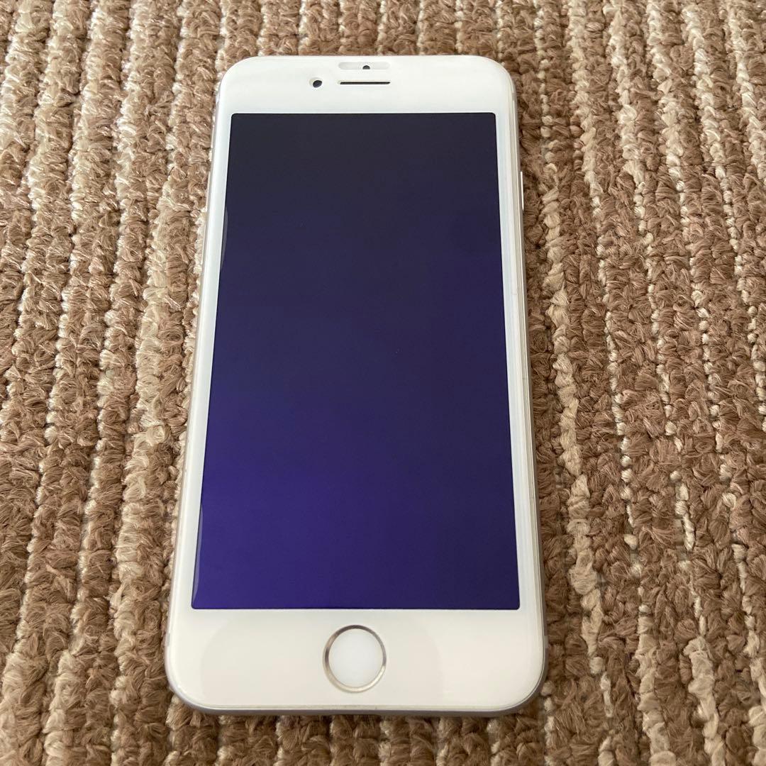 Apple iPhone 8 シルバー（ホワイト） 本体