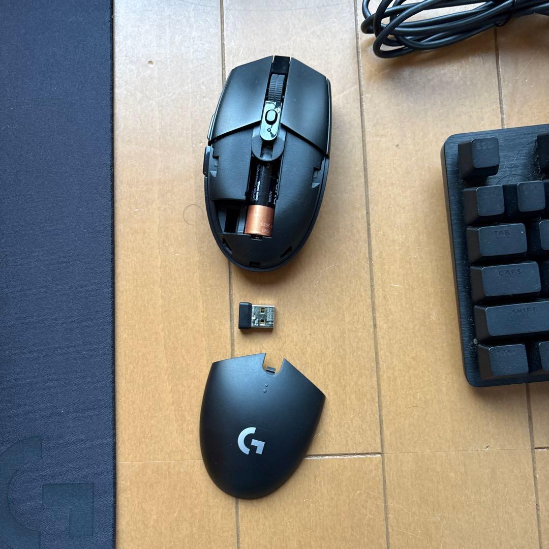 Logicoolゲーミングキーボード　マウス　マウスパッド3点セット