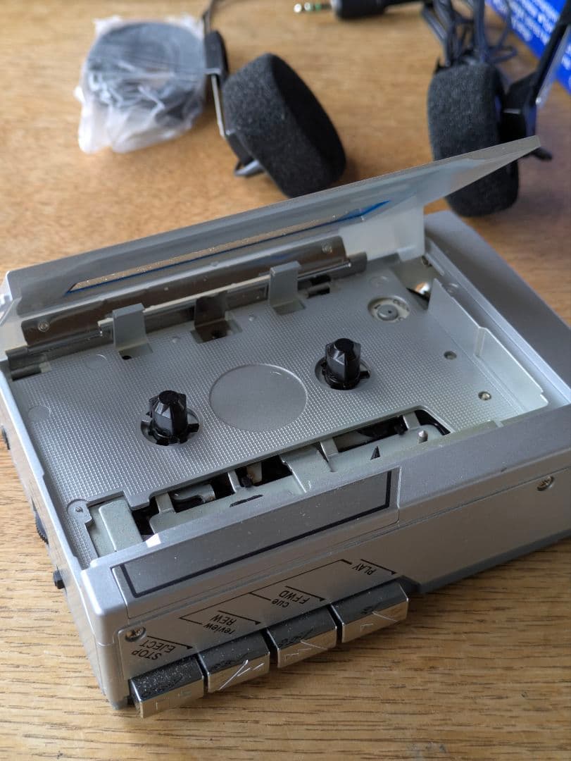 美品 Sanyo ポータブルカセットプレーヤー Sportster M-G15A