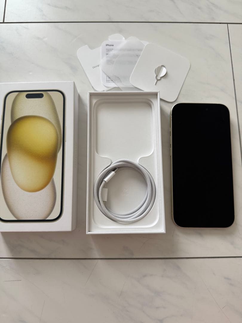 iPhone15 128GB イエロー SIMフリー バッテリー87%