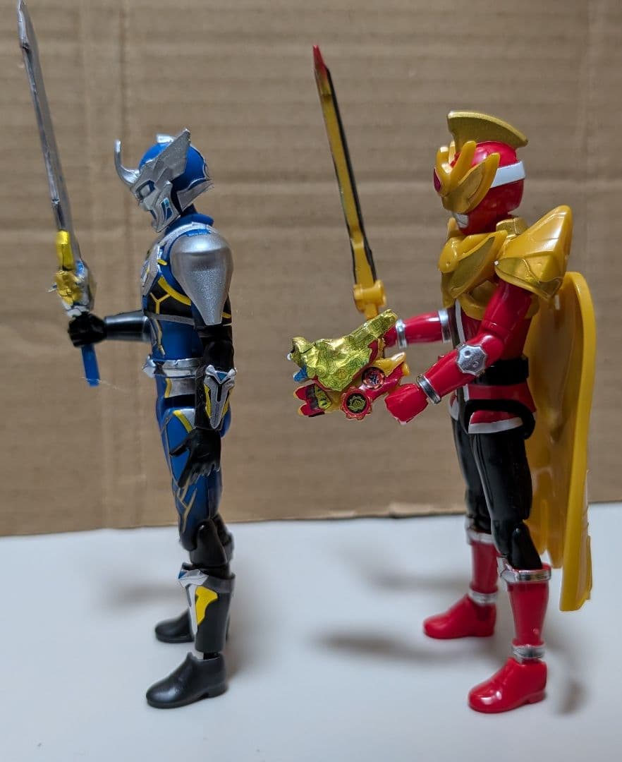 勇動 脳人 & ゴールドンモモタロウ
