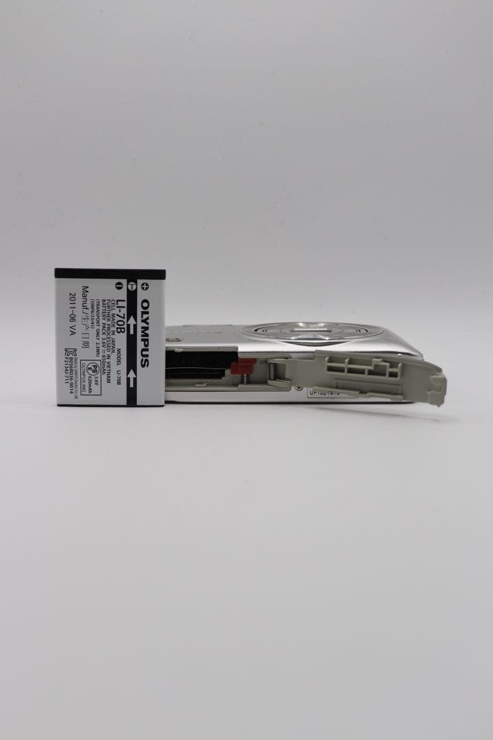 ✨動作確認済み！✨OLYMPUS VG-140 充電器付き！