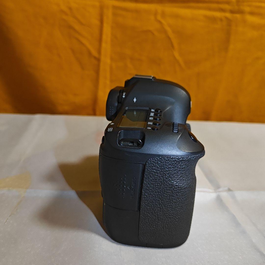 美品　EOS 6D 、バッテリーグリップ、レンズ2本セット　他　 動作良好！