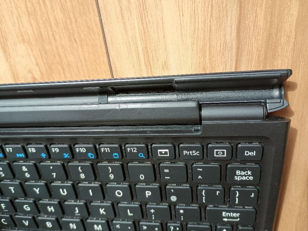 SIMフリー Xperia タブレットZ4 SO-05G キーボードセット中古品