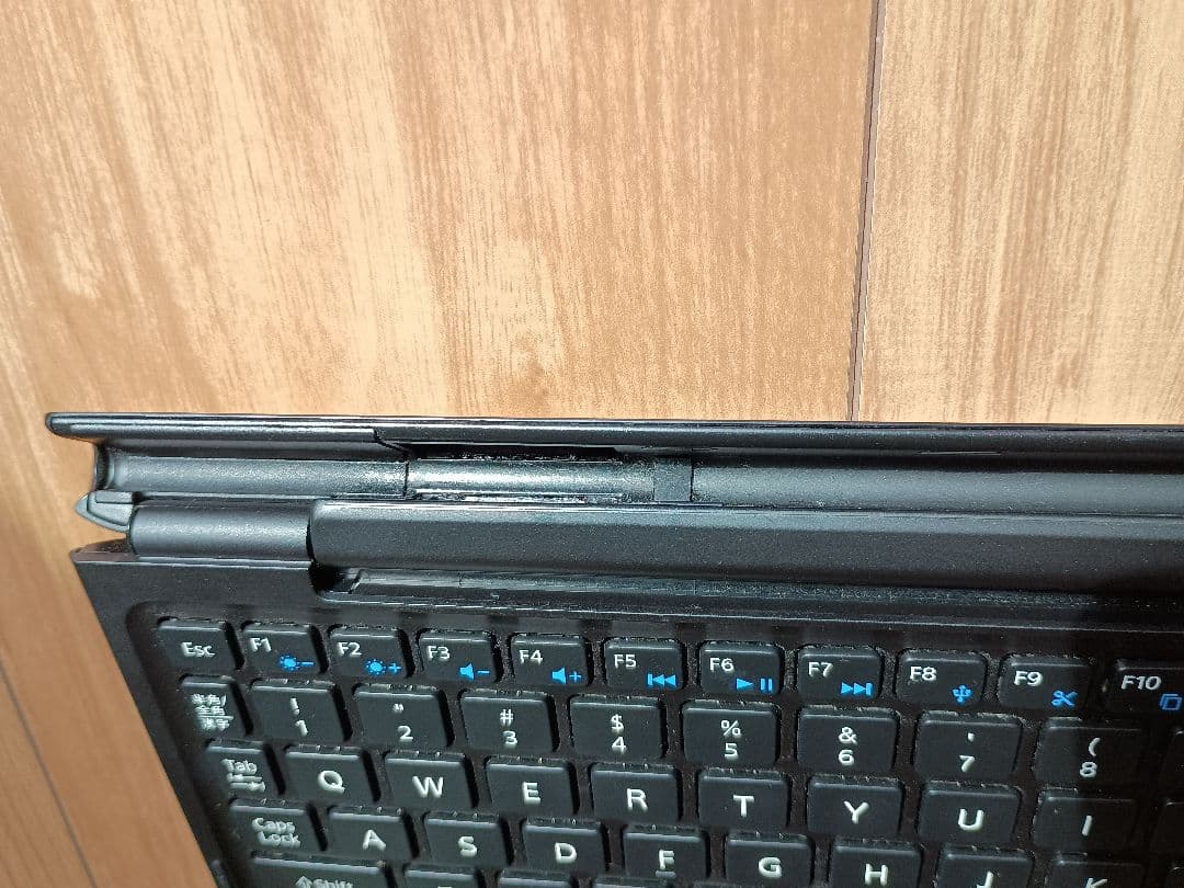 SIMフリー Xperia タブレットZ4 SO-05G キーボードセット中古品