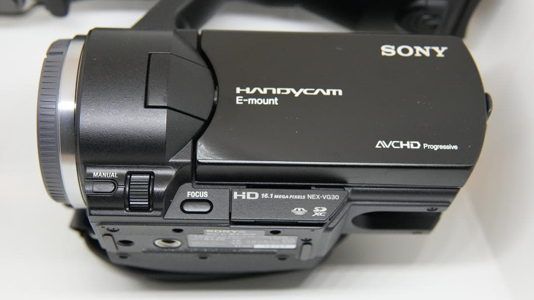 ソニー SONY NEX-VG30 本体 [美品] 新品バッテリー２個付き