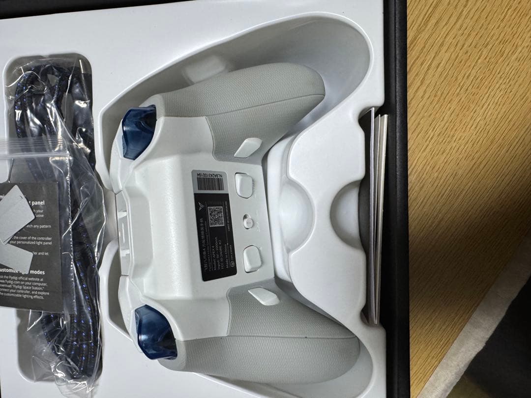 国内正規品　FLYDIGI APEX 4 コントローラー　ほぼ未使用