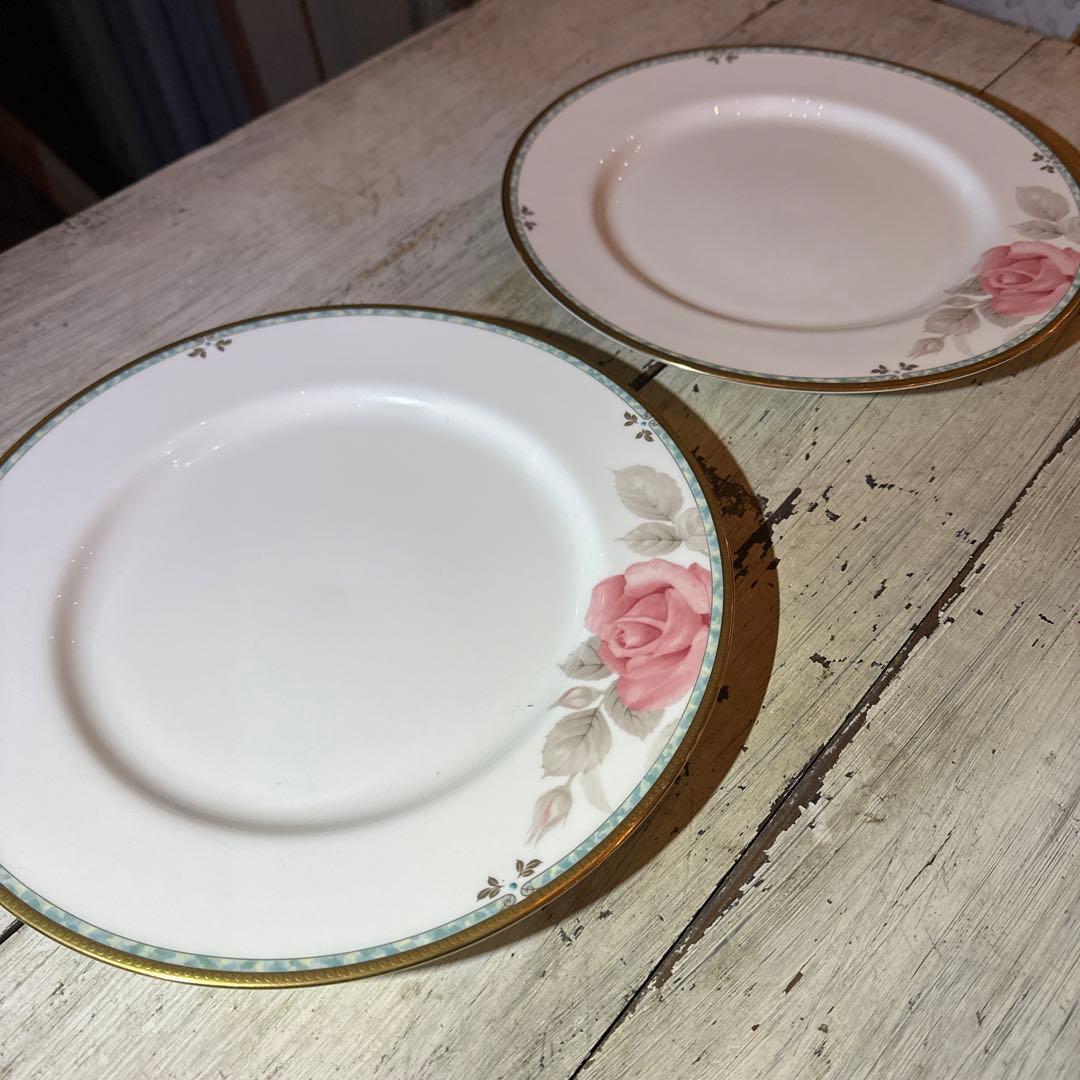 ナルミ　花柄と金縁の皿セット7枚　金彩　ボーンチャイナ　シャリラムーン　カレス