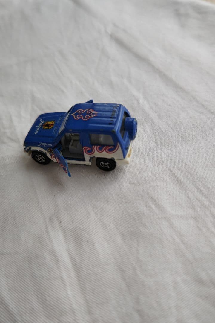 トミカ 青い炎デザイン ミニカー