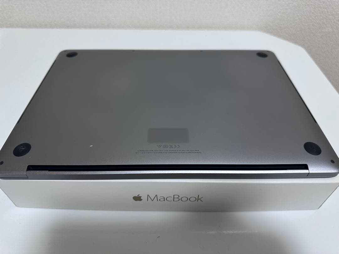 Macbook Pro 13インチ (2020) i5 SSD 512GB