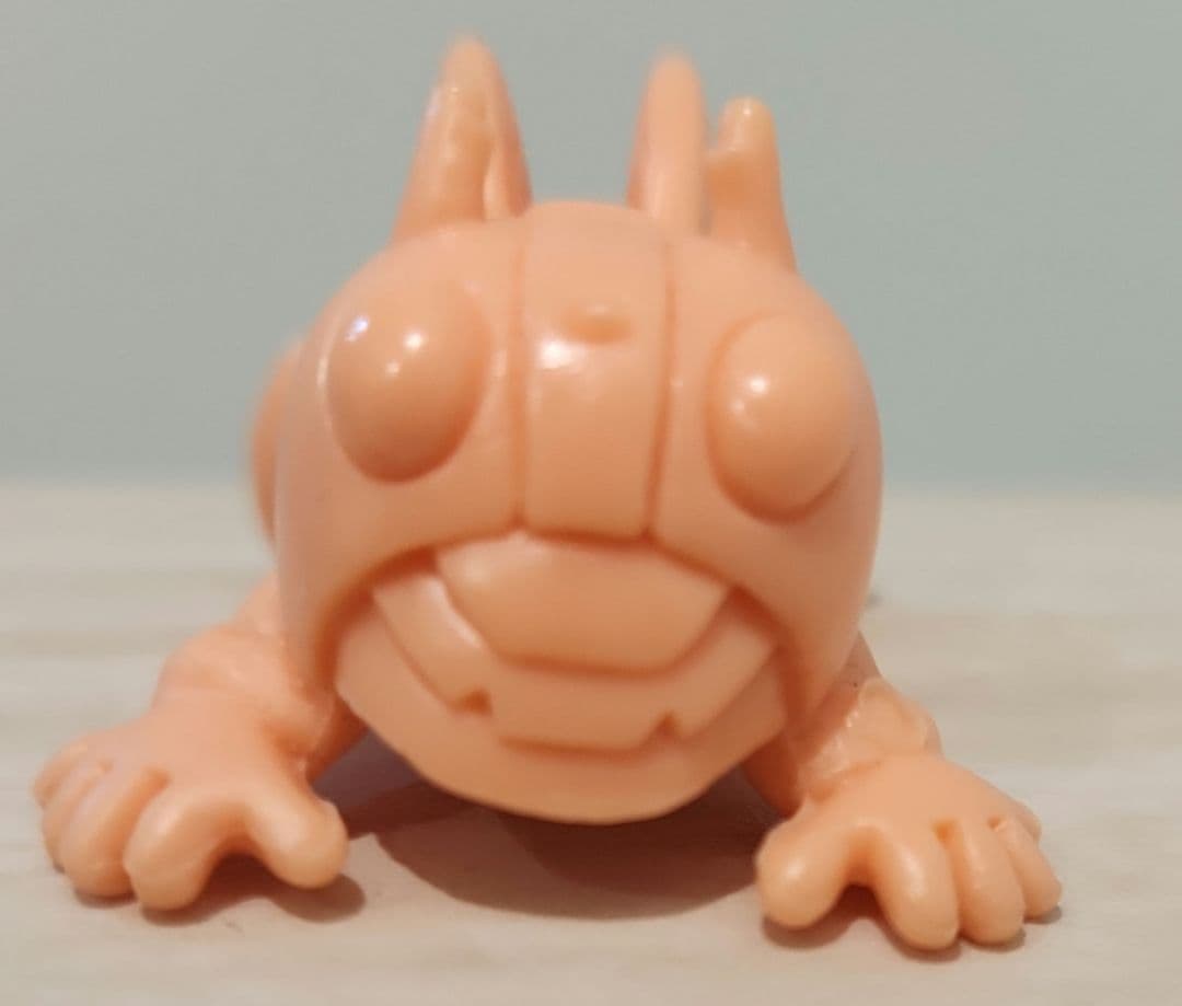 き*こ様 アラレちゃん消しゴム　肌色　美品 レア《ライダーバッタ》