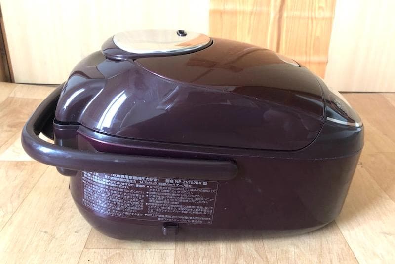 ZOJIRUSHI　圧力炊飯器 NP-ZV102BK 2020年製