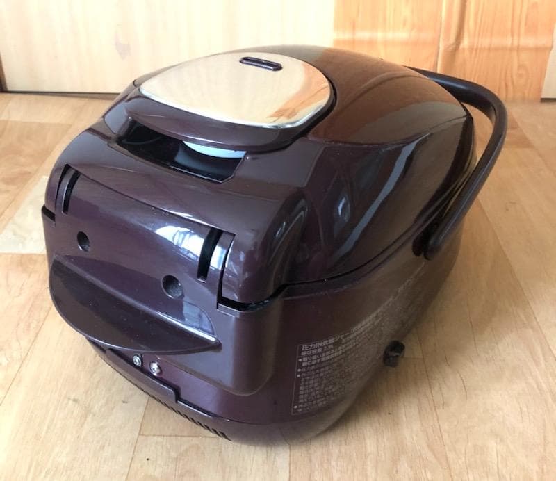 ZOJIRUSHI　圧力炊飯器 NP-ZV102BK 2020年製