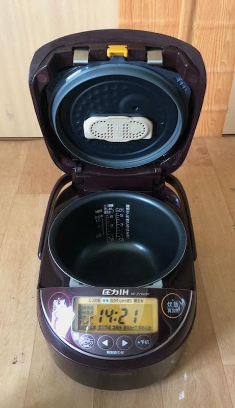 ZOJIRUSHI　圧力炊飯器 NP-ZV102BK 2020年製