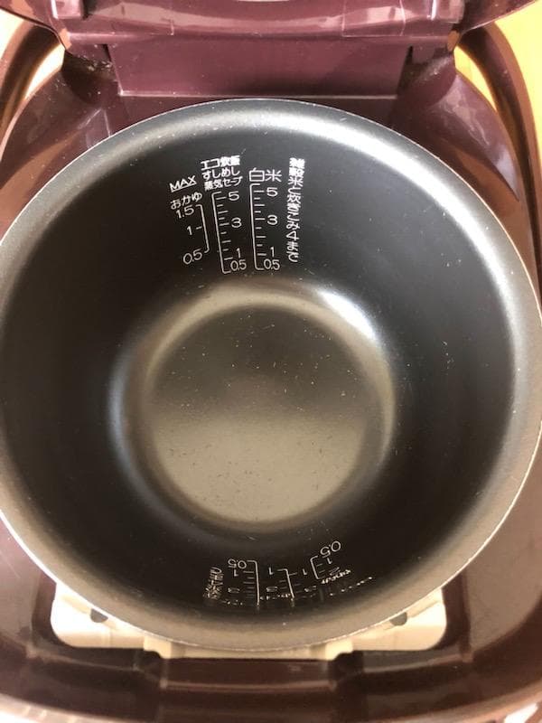 ZOJIRUSHI　圧力炊飯器 NP-ZV102BK 2020年製
