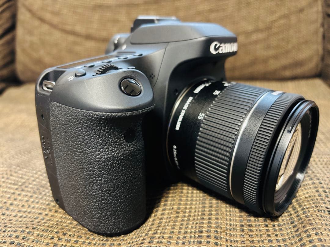 Canon EOS 80D EF-S18〜55mm1:4−5.6 IS STM①