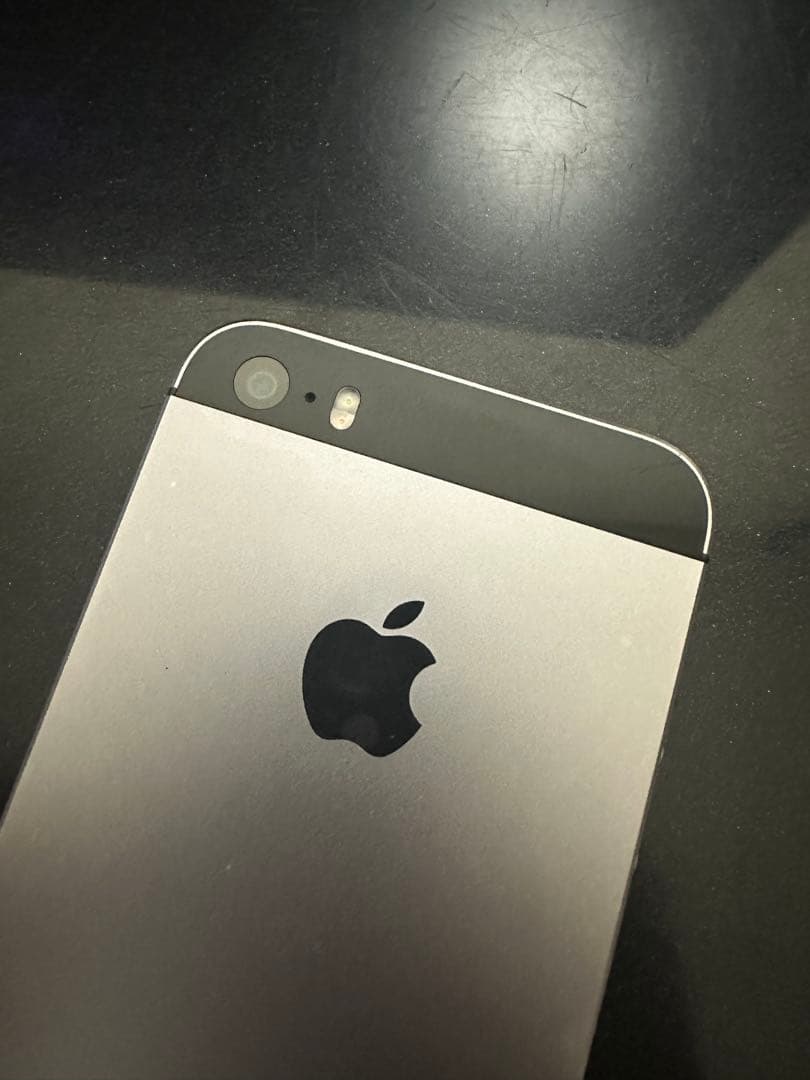 iPhone SE 第1世代 スペースグレイ16GB iOS 13
