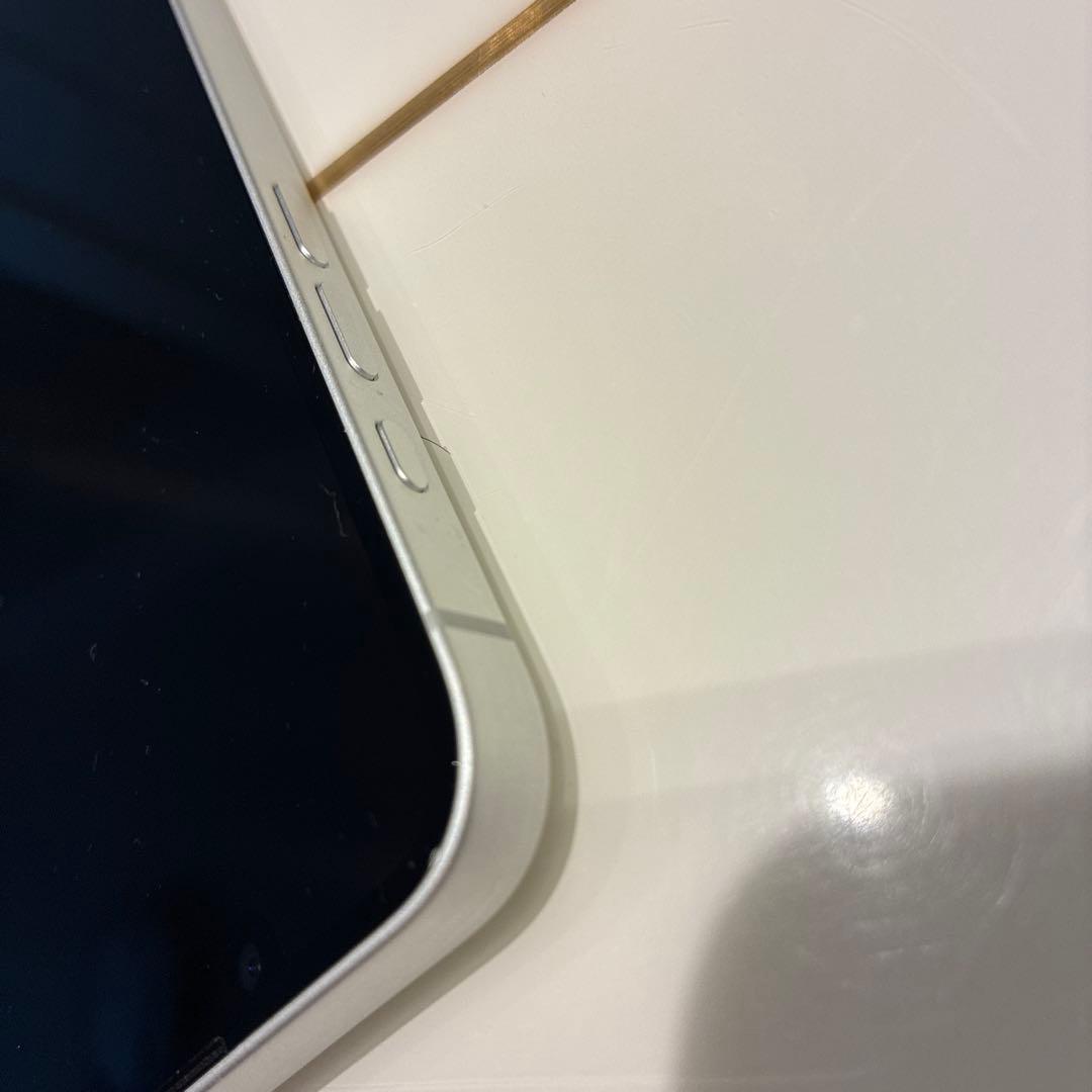 iPhone16e バッテリー100% SIMフリーホワイト