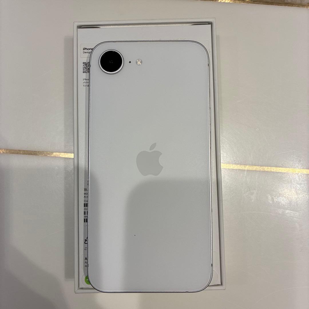 iPhone16e バッテリー100% SIMフリーホワイト