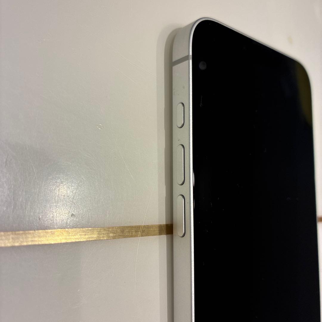 iPhone16e バッテリー100% SIMフリーホワイト