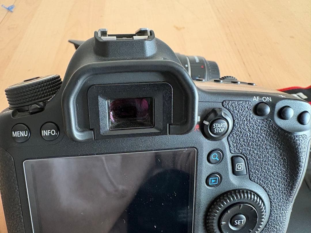 ☆美品☆ Canon 6D フルサイズ　レンズ2本セットバッテリークリップ付き！