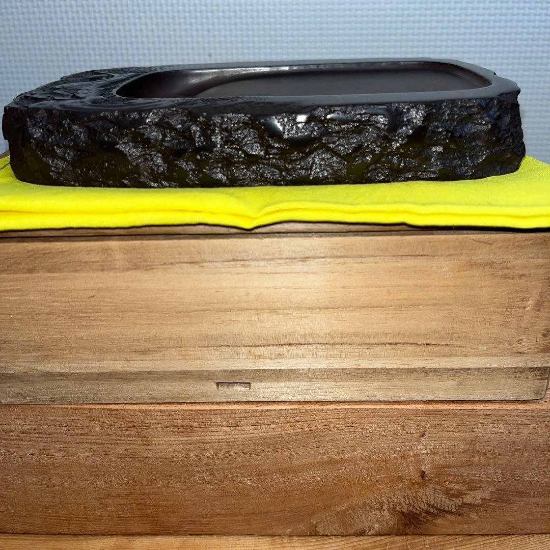 ⭕️赤間硯　新品美品　名工　玉峯　日枝敏夫　梅花彫刻入り　姿が美しい　女性好み作品