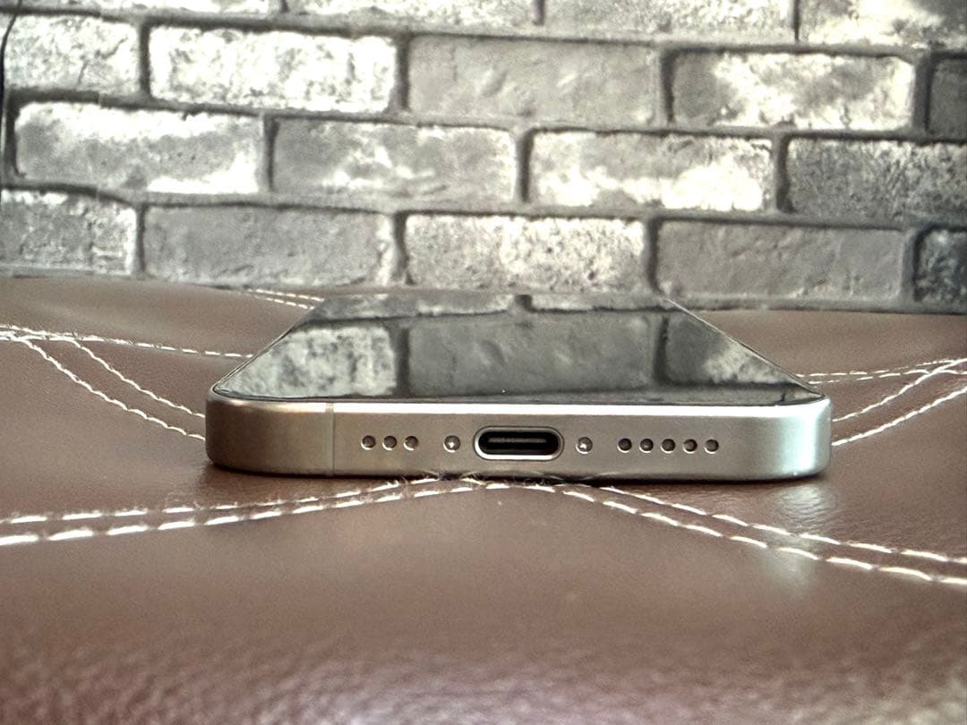☆超美品☆Apple iPhone 15Pro ナチュラルチタニウム　256GB