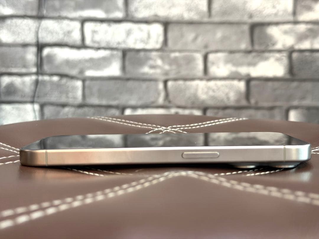 ☆超美品☆Apple iPhone 15Pro ナチュラルチタニウム　256GB