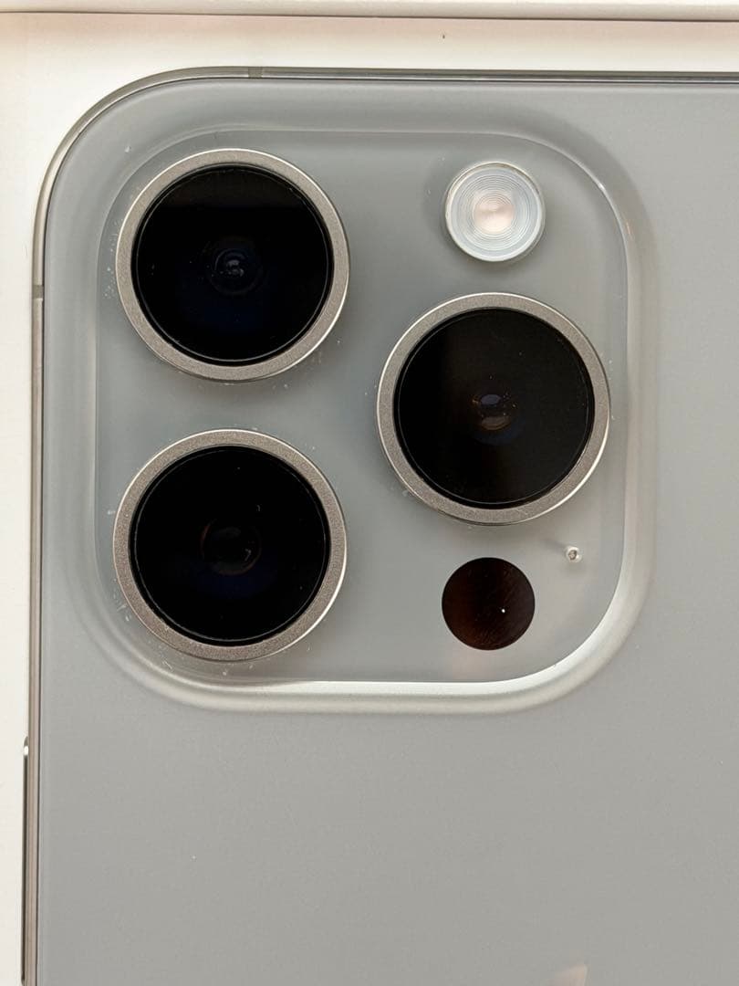 ☆超美品☆Apple iPhone 15Pro ナチュラルチタニウム　256GB