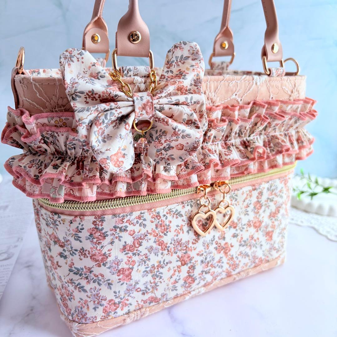 t*o様 クラシカルピンク×マーガレット刺繍 あおりポケット付き フリルバッグ☆