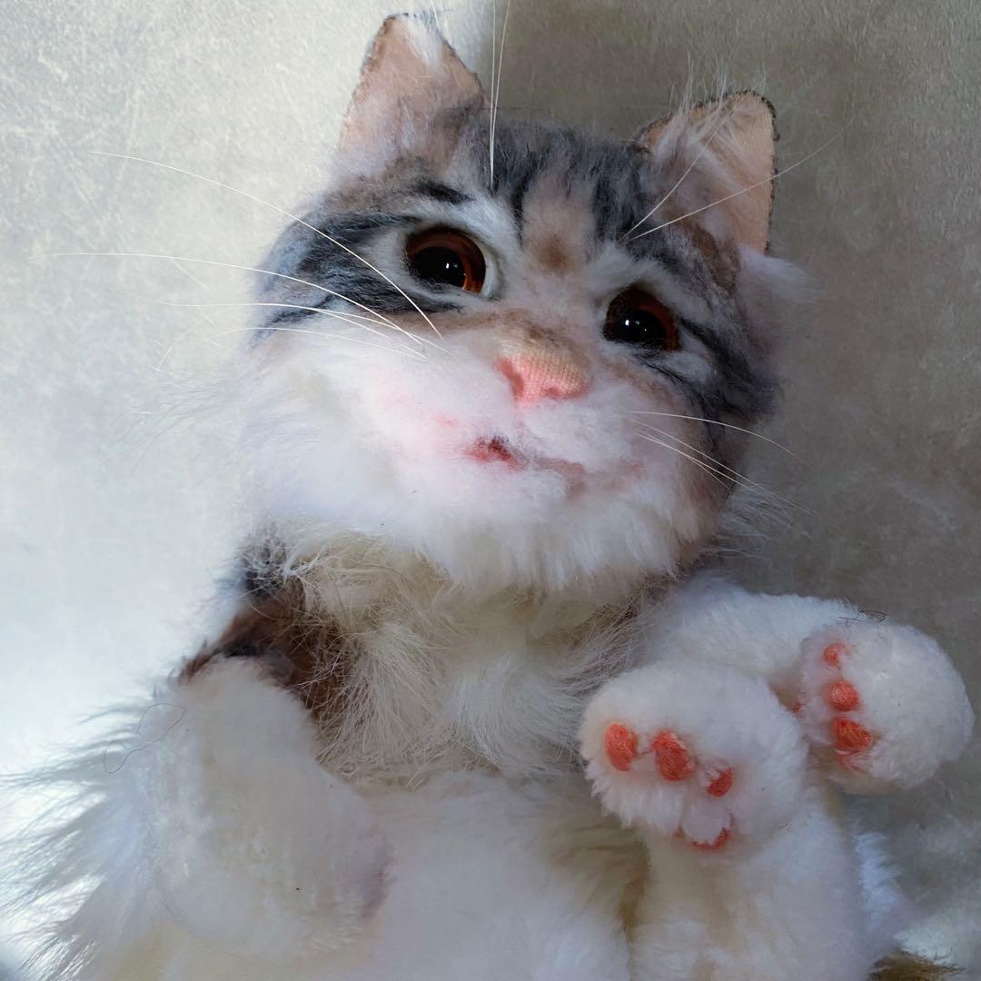 作家もの　目がキョロキョロ動く猫のぬいぐるみ　ハンドメイド　アートドール