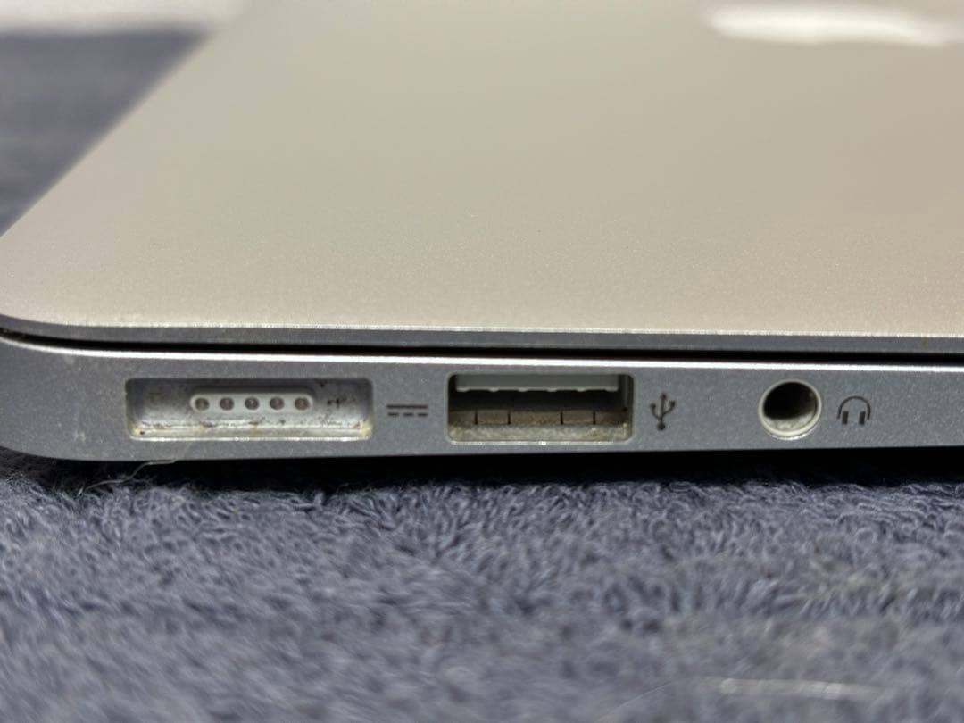 Apple MacBook Air 6.1 シルバー 11インチ
