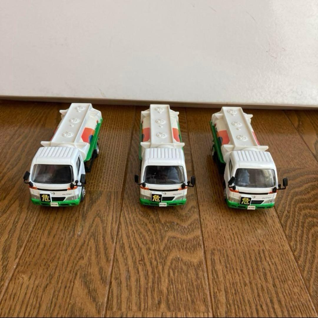 日野デュトロ　JOMOタンクローリー　3台