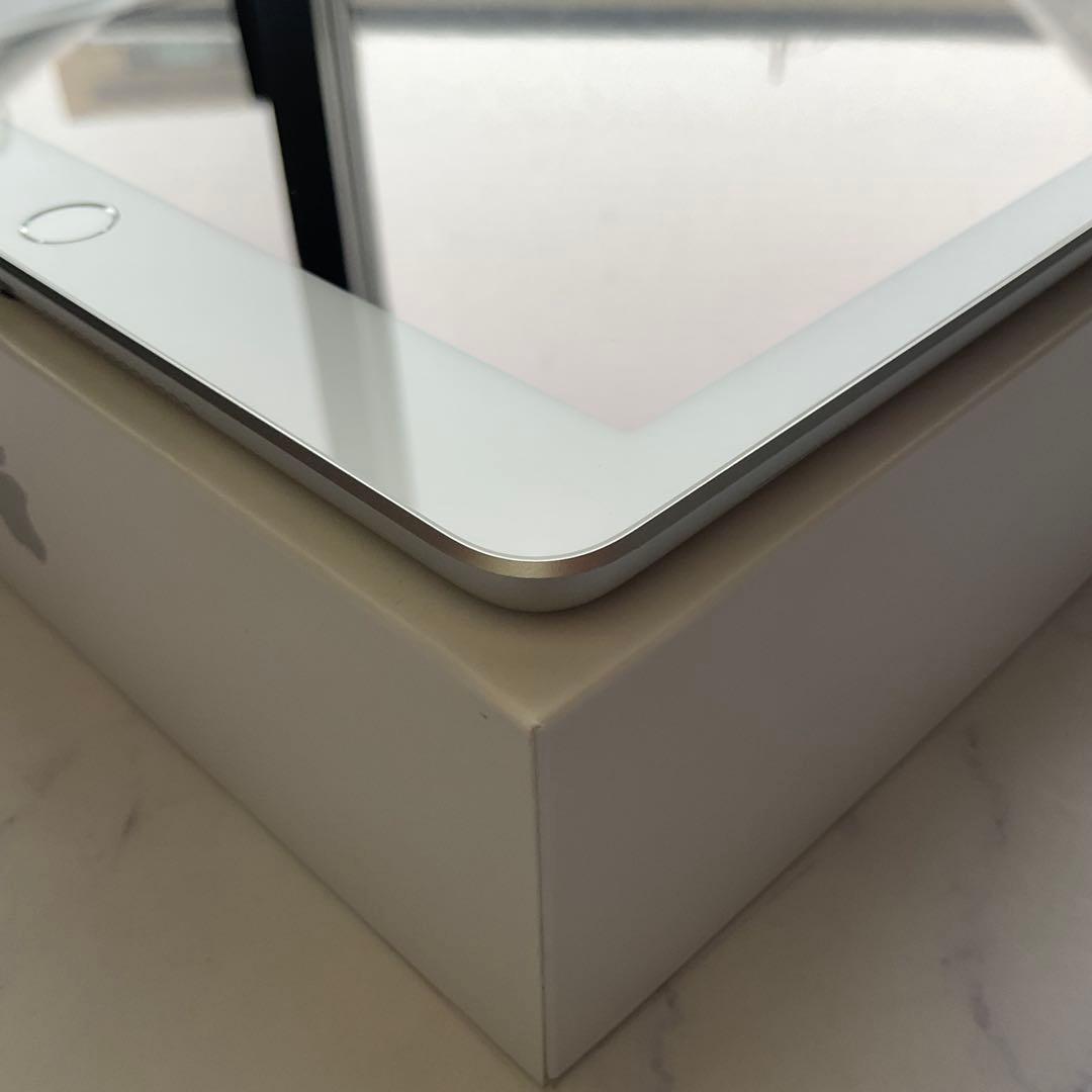 【美品】Apple iPad 第6世代 Wi-Fi Cellular 32GB