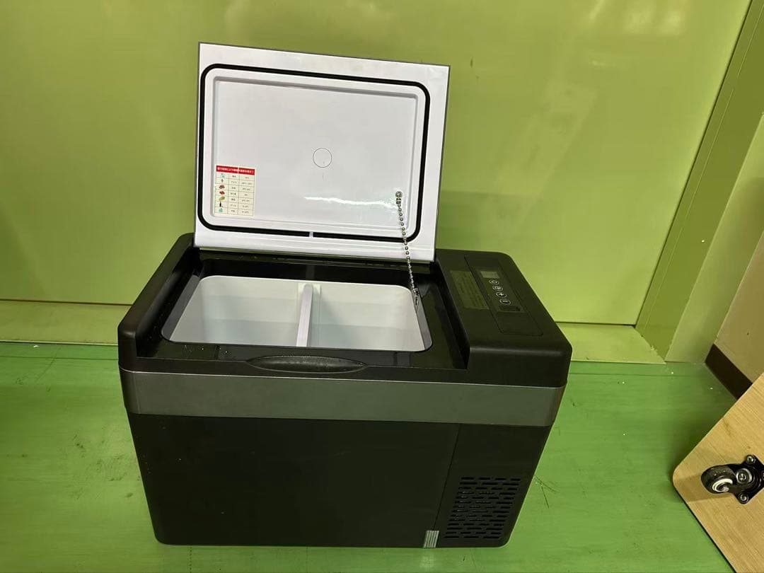 428車載冷蔵庫 29L -22℃〜10℃ 45W12V/24V車に対応