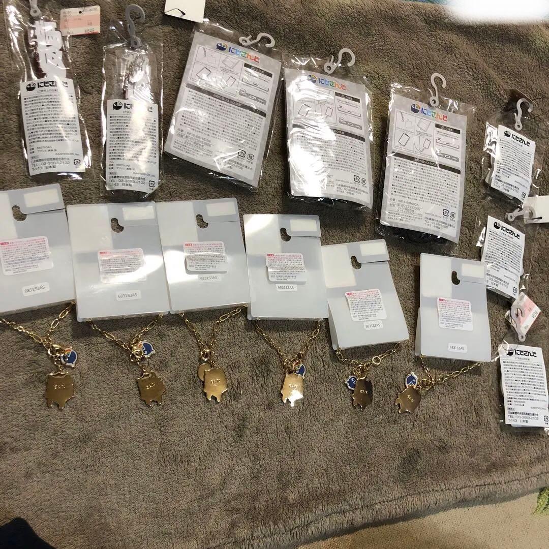 にじさんじ　ドーラ　ストラップホルダー　チャーム　アクキー　バッジ　14点