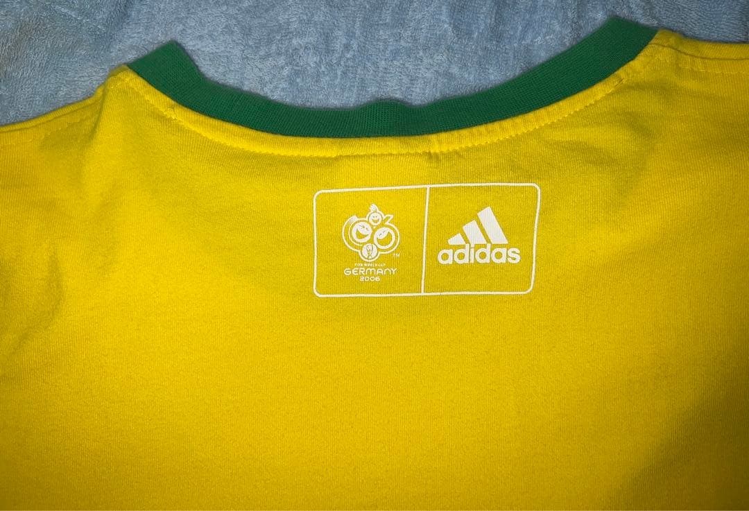 2006年 FIFAワールドカップ・ブラジル代表KAKA背番号8公式ユニフォーム