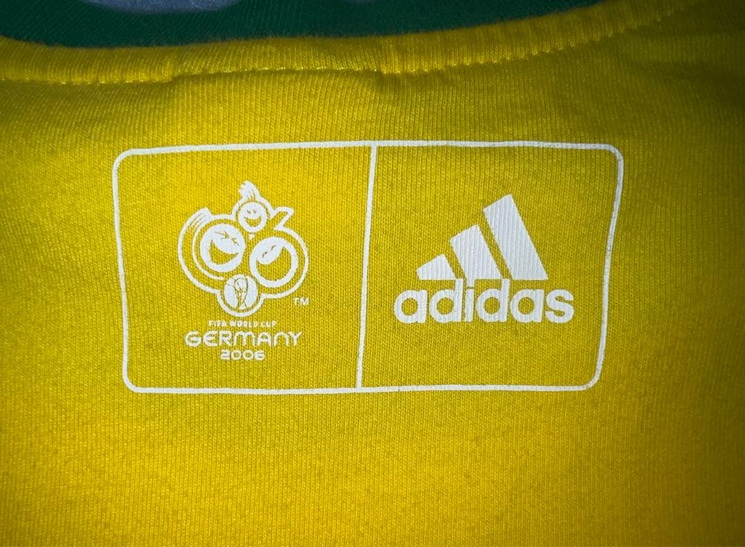 2006年 FIFAワールドカップ・ブラジル代表KAKA背番号8公式ユニフォーム