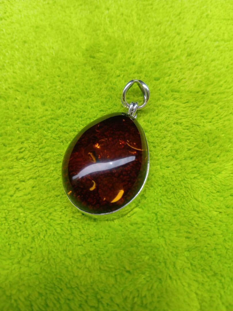 琥珀ペンダントトップ＆ シルバー枠仕様 (美品)