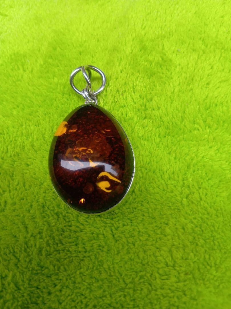 琥珀ペンダントトップ＆ シルバー枠仕様 (美品)